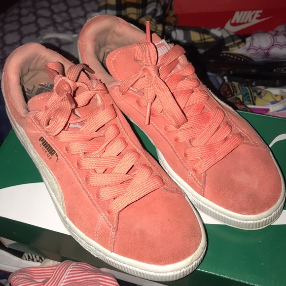 salmon color pumas